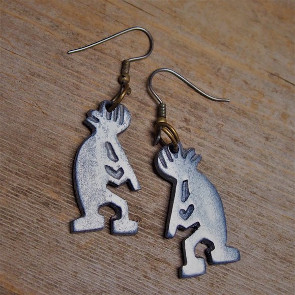 Vintage Jewelry - Vintage Kokopelli Pewter(?) Dangle Earrings